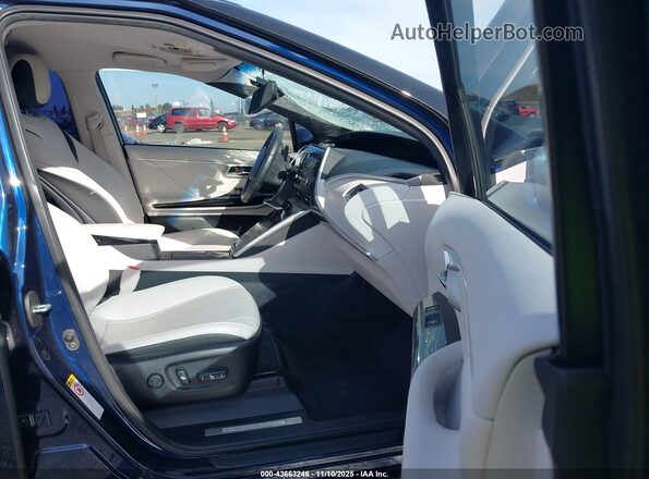 JTDBVRBD8JA005487 2018 TOYOTA MIRAI Синий Вид салона спереди