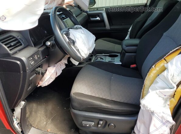 JTEEU5JR8N5255375 2022 TOYOTA 4RUNNER Красный Вид салона спереди