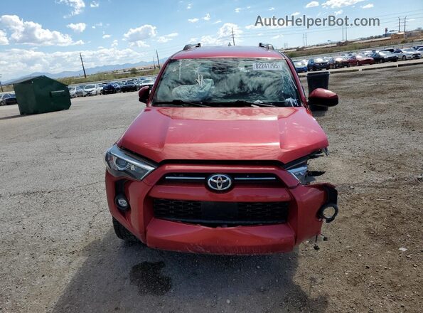 JTEEU5JR8N5255375 2022 TOYOTA 4RUNNER Красный Вид спереди