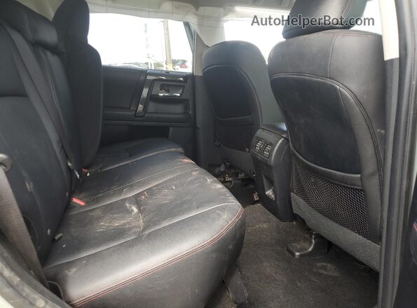 JTERU5JR7P6129247 2023 TOYOTA 4RUNNER Green Vista interior trasera