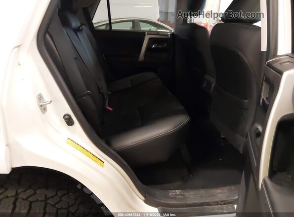 JTESU5JR7P6165375 2023 TOYOTA 4RUNNER White Widok naklejki z numerem VIN
