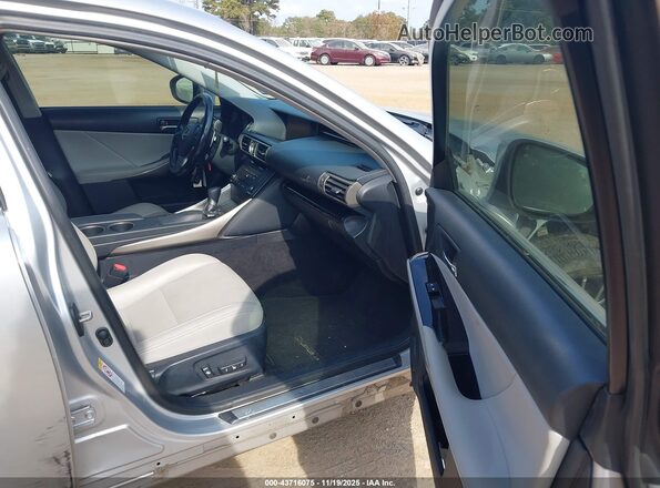 JTHBA1D29G5038426 2016 LEXUS IS 200T Серебряный Вид салона спереди