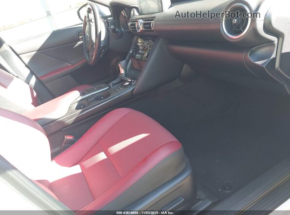 JTHCA1D23M5114917 2021 LEXUS IS 300 White Vista interior delantera