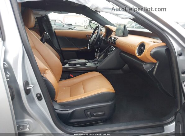 JTHCA1D25M5114322 2021 LEXUS IS 300 Silver Widok wnętrza z przodu