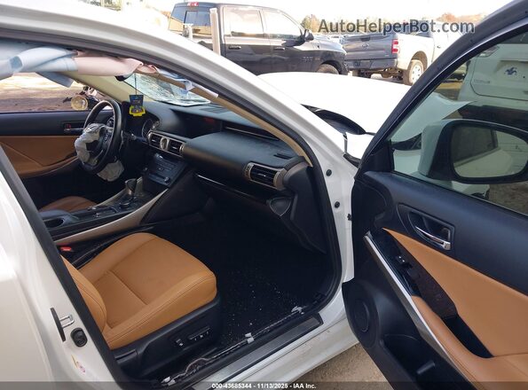 JTHCM1D26G5009901 2016 LEXUS IS 300 Белый Вид салона спереди