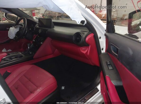 JTHGZ1E23P5032182 2023 LEXUS IS 350 Белый Вид салона спереди