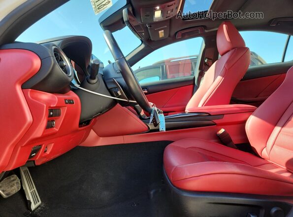 JTHGZ1E27M5022749 2021 LEXUS IS Белый Вид салона спереди