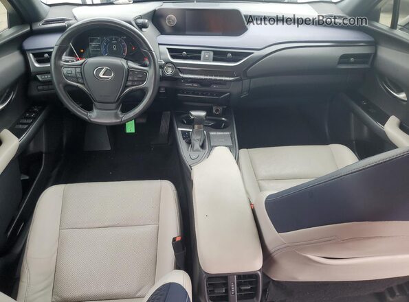 JTHP3JBH1M2039977 2021 LEXUS UX Белый Вид панели приборов