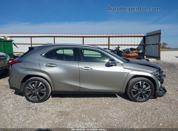 JTHP3JBH9N2054650 2022 LEXUS UX 200 Серебряный Вид задней части салона