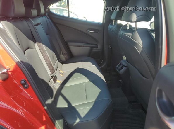 JTHX3JBH7N2049561 2022 LEXUS UX Red Vista interior trasera