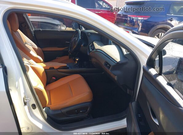 JTHY3JBH3K2012961 2019 LEXUS UX 200 White Vista interior delantera