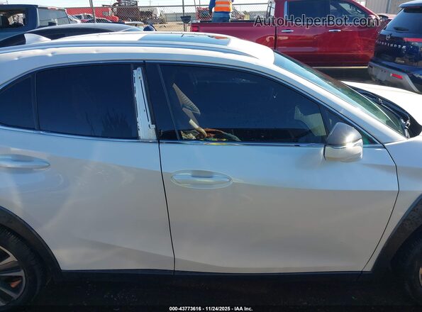JTHY3JBH3K2012961 2019 LEXUS UX 200 White Vista interior trasera