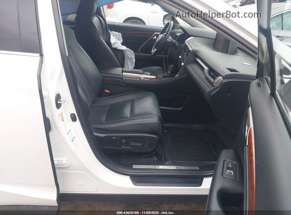 JTJDZKCA6J2002104 2018 LEXUS RX 350L White Vista interior delantera