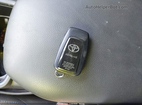 JTM16RFV7PD091796 2023 TOYOTA RAV4 HYBRID Blue Vista del salpicadero