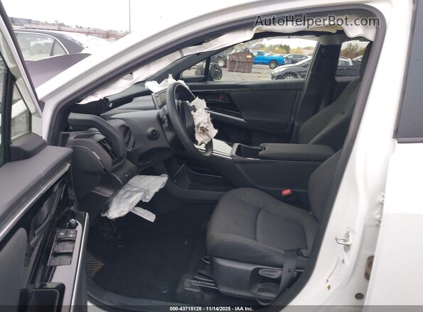 JTMABABA8PA027526 2023 SUBARU SOLTERRA Белый Вид салона спереди