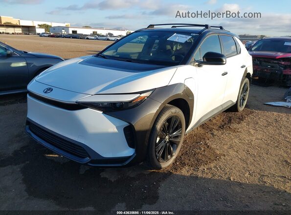 JTMABACA9SA092411 2025 TOYOTA BZ4X Белый Передняя левая четверть