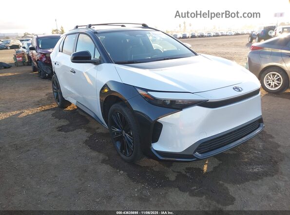 JTMABACA9SA092411 2025 TOYOTA BZ4X Белый Передняя правая четверть