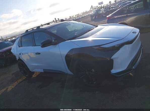 JTMABACA9SA092411 2025 TOYOTA BZ4X Белый Панорамный вид салона 360°