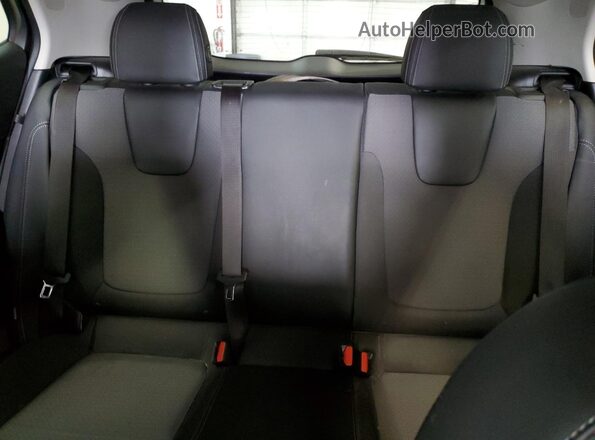 KL4MMCSL3NB124395 2022 BUICK ENCORE White Widok tylnych siedzeń