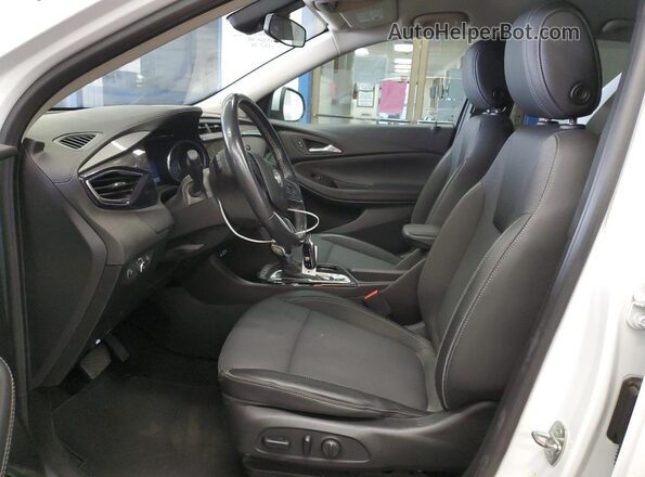 KL4MMCSL3NB124395 2022 BUICK ENCORE White Widok wnętrza z przodu