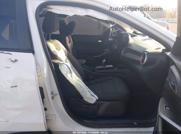 KL77LGEP7SC255067 2025 CHEVROLET TRAX Белый Вид салона спереди