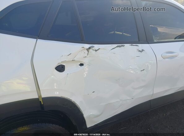 KL77LGEP7SC255067 2025 CHEVROLET TRAX Белый Вид спереди