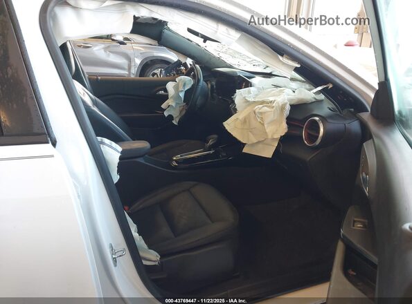 KL77LJEPXSC199607 2025 CHEVROLET TRAX Белый Вид салона спереди