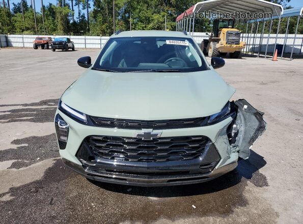 KL77LKEP6SC331994 2025 CHEVROLET TRAX Зеленый Вид спереди
