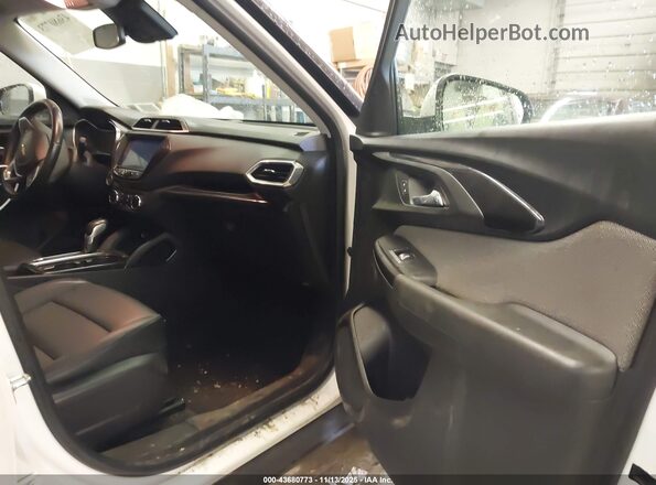KL79MPSL4MB102923 2021 CHEVROLET TRAILBLAZER White Вид салону спереду