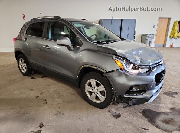 KL7CJPSB6KB814840 2019 CHEVROLET TRAX Серебряный Передняя правая четверть