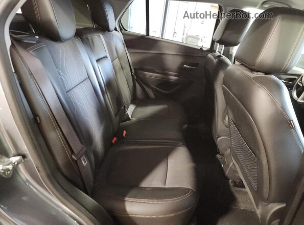 KL7CJPSB6KB814840 2019 CHEVROLET TRAX Серебряный Вид задней части салона