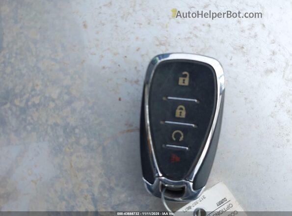 KL7CJPSM2NB534998 2022 CHEVROLET TRAX Белый Вид панели приборов