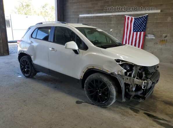 KL7CJPSM3NB562180 2022 CHEVROLET TRAX Белый Передняя правая четверть
