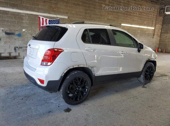 KL7CJPSM3NB562180 2022 CHEVROLET TRAX Белый Задняя правая четверть