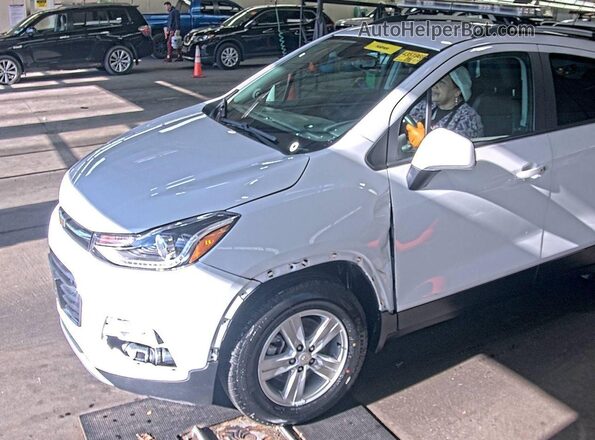 KL7CJPSM6NB519792 2022 CHEVROLET TRAX  Vista interior trasera