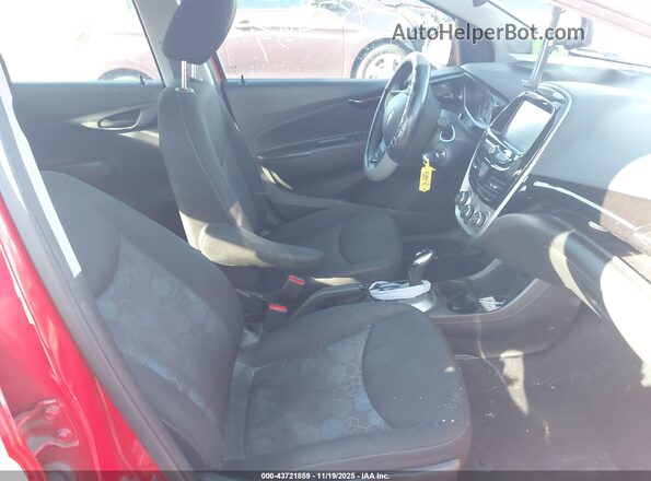 KL8CD6SA0HC758224 2017 CHEVROLET SPARK Красный Вид салона спереди
