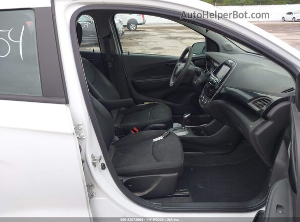 KL8CD6SA5KC742611 2019 CHEVROLET SPARK Белый Вид салона спереди