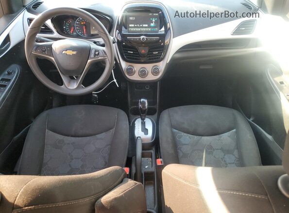 KL8CD6SA7JC475793 2018 CHEVROLET SPARK Белый Вид панели приборов