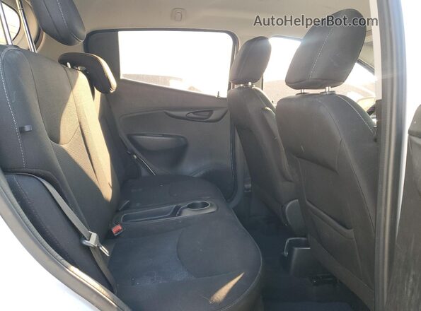 KL8CD6SA7JC475793 2018 CHEVROLET SPARK Белый Вид задних сидений