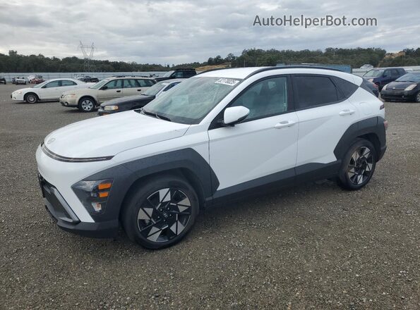 KM8HC3AB9RU087393 2024 HYUNDAI KONA Белый Передняя левая четверть