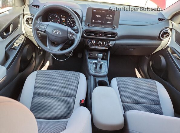 KM8K22AB7PU050357 2023 HYUNDAI KONA Красный Вид панели приборов