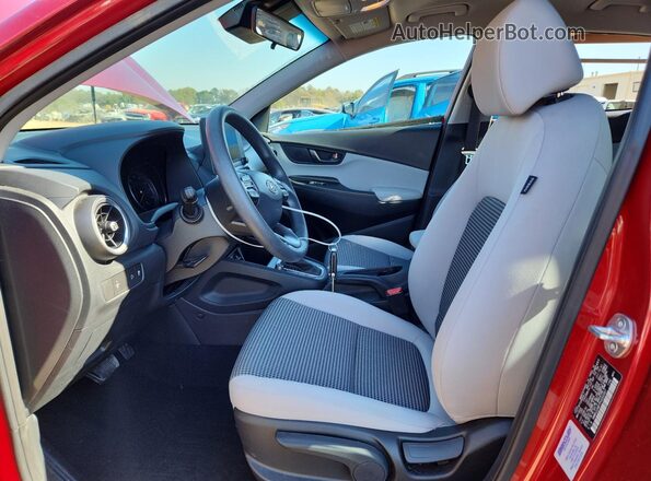 KM8K22AB7PU050357 2023 HYUNDAI KONA Красный Вид салона спереди