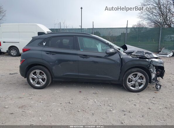 KM8K6CAB0PU054454 2023 HYUNDAI KONA Gray Vista interior trasera