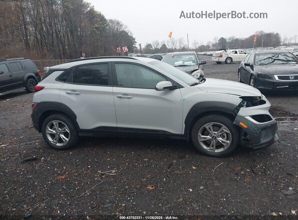 KM8K6CAB3PU028429 2023 HYUNDAI KONA Gray Widok wnętrza z tyłu