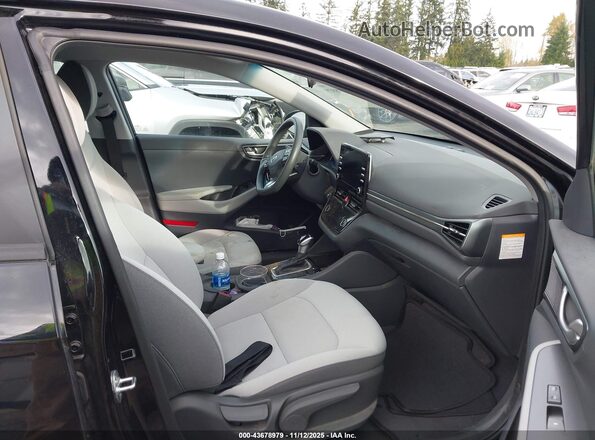 KMHC65LC5NU274286 2022 HYUNDAI IONIQ HYBRID Черный Вид салона спереди