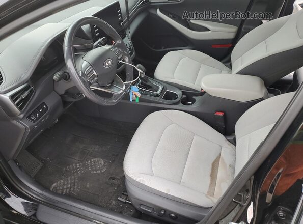 KMHC75LC2MU250846 2021 HYUNDAI IONIQ Черный Вид салона спереди