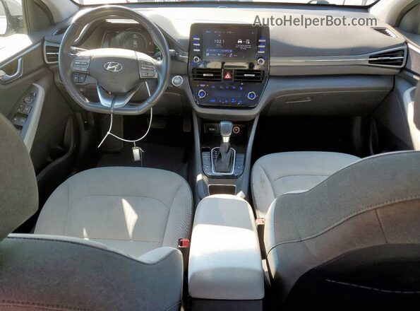 KMHC85LC0MU259350 2021 HYUNDAI IONIQ Серебряный Вид панели приборов