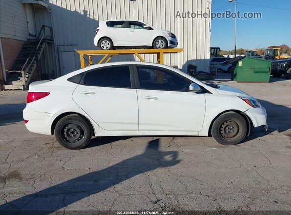 KMHCT4AE3HU336599 2017 HYUNDAI ACCENT White Вид задньої частини салону