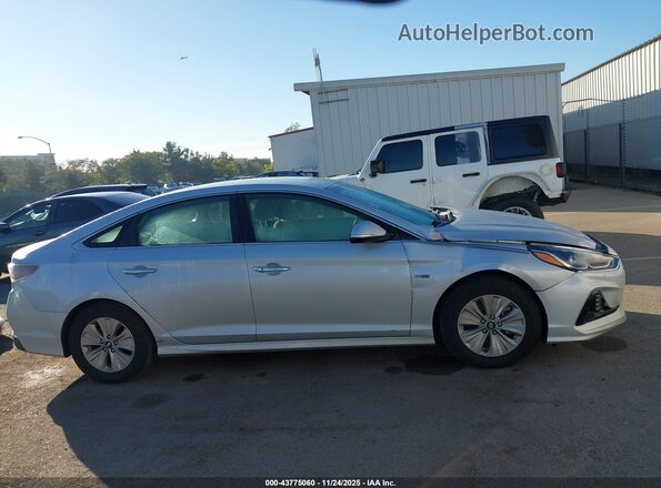 KMHE24L36KA085044 2019 HYUNDAI SONATA HYBRID Серебряный Вид задней части салона