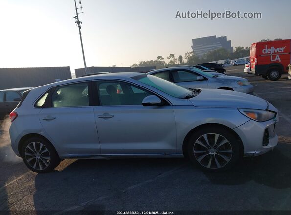 KMHH35LE4KU089321 2019 HYUNDAI ELANTRA GT Серебряный Вид задней части салона